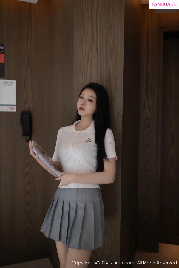 安然Maleah  [XiuRen]高清写真图 2024.06.04 No.8649 安然anran 美腿短裙第11张图片